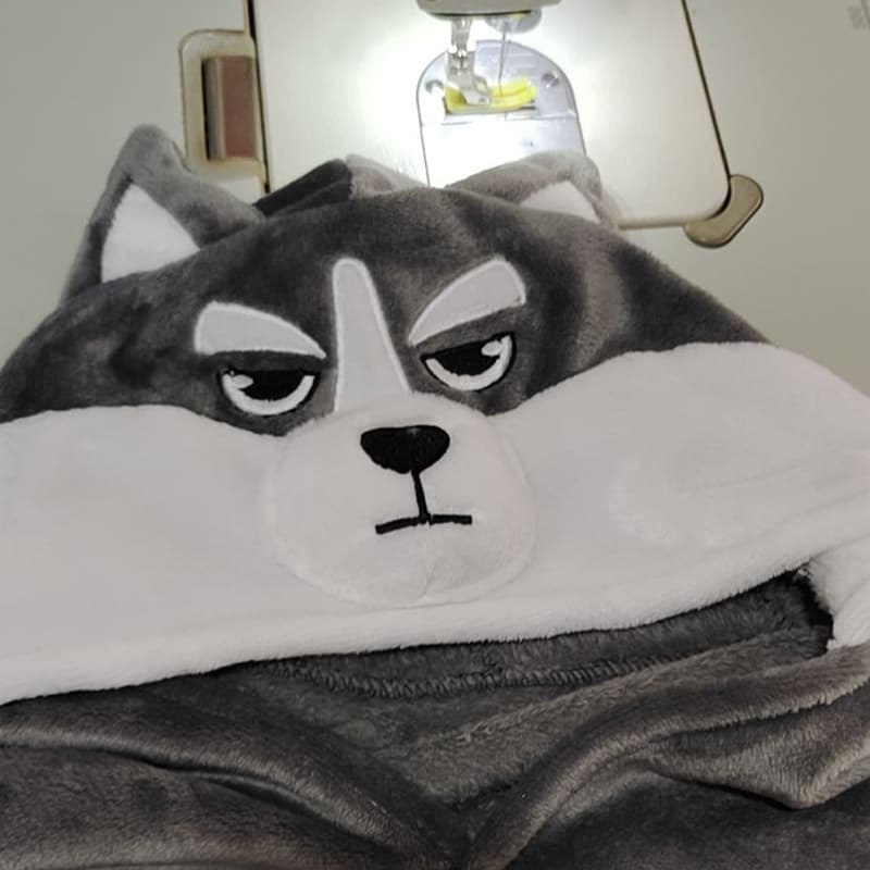 صورة المنتج Hooded Capecloak For Homebodies, Students, And Office Use